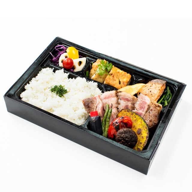 あか牛とどんぐりポークのハンバーグ＆熟成あか牛の薪焼きステーキ弁当
